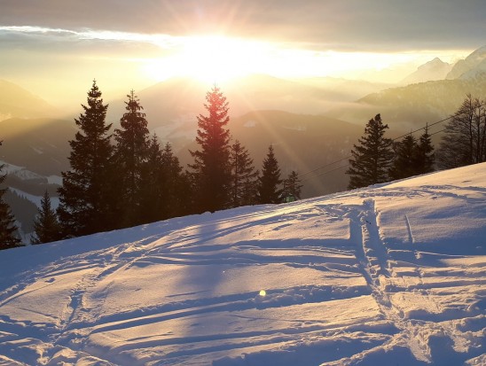 Sonnenuntergang in der Schiregion Dachstein-West