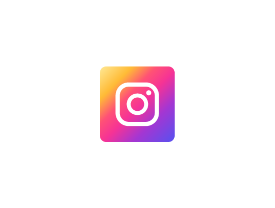 Instagram © Shutterstock